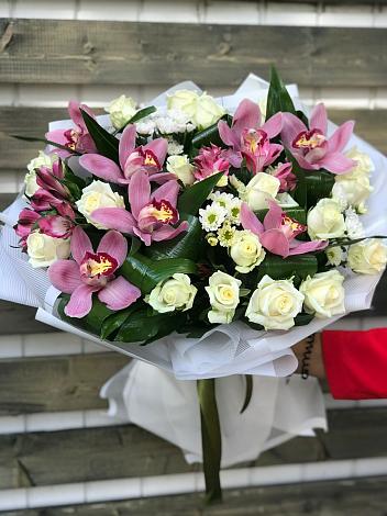 Букет цветов из: Розы и Хризантемы в Кукарино