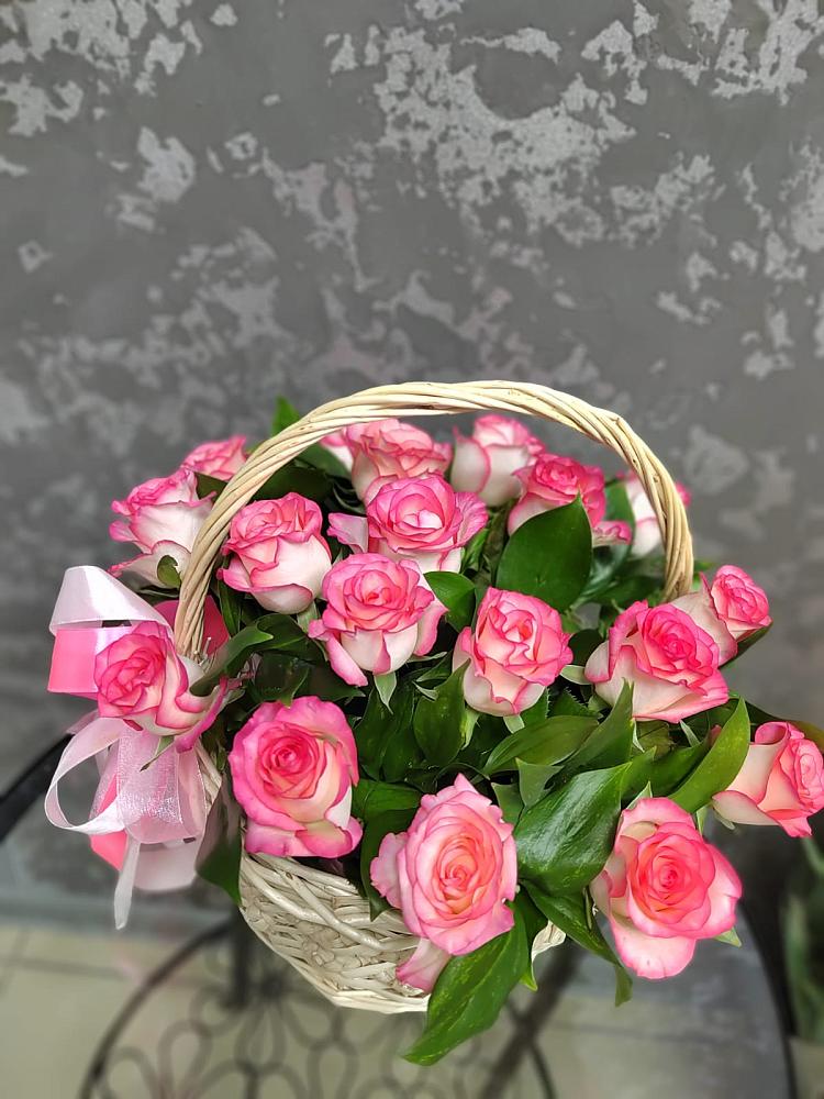 Цветочная композиция из Розы в корзине в Кукарино