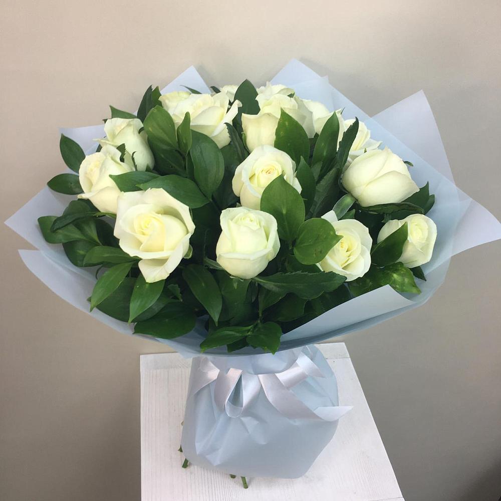 Букет 15 Белых роз Проуд в Кукарино
