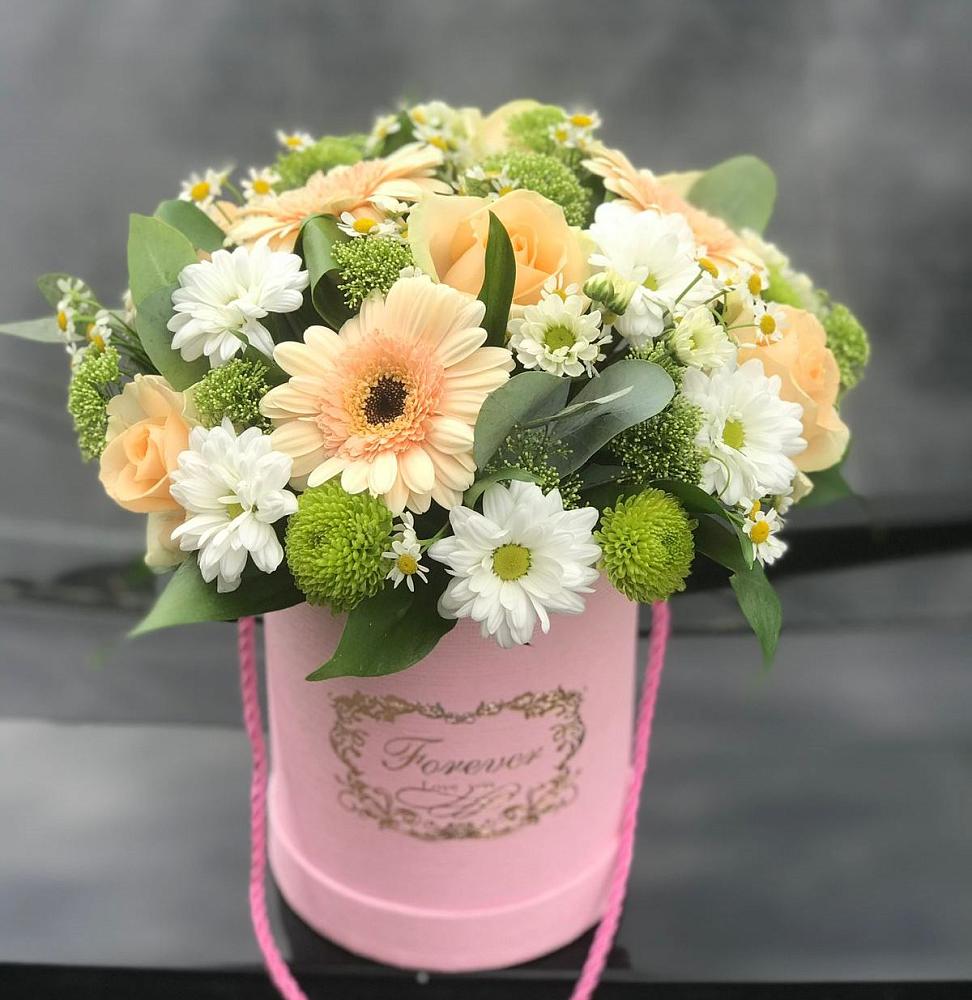 Цветочная композиция из Розы, Герберы и Хризантемы в шляпной коробке в Кукарино