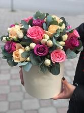 Цветочная композиция из Розы в шляпной коробке в Кукарино